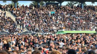 Eindrücklicher Beweis, dass die Band noch immer Stadien füllt: Auf den Hockenheimring kamen am Samstag etwa 100 000 Musikfreunde.