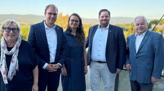 Neu gewählte Stellvertreter: Gabi Kapp (v.l.), Bürgermeister Florian König, Sandra Schwarz, Alexander Jakel und Dietrich Herold.