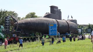 Das Marine U-Boot U17 auf seiner Reise nach Sinsheim.