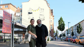 Christina Laube und Mehrdad Zaeri auf der Rheinau vor „Ein Fest“.