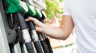 Tanken kann im Ausland oft günstiger sein.