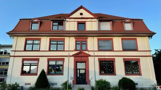 In diesem Gebäude in Neckarhausen sind die Krippe Löwenzahn und der Hort untergebracht. Mehr als Räume fehlt es an Fachpersonal zur Betreuung.