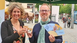 Erste Bürgermeisterin Diana Pretzell und Bürgermeister Dirk Grunert beim Hitzeaktionstag der Stadt Mannheim.