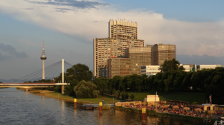 Entlang des Neckars gibt es zahlreiche Stellen, an denen man das Wasser genießen kann - wie hier in Mannheim.