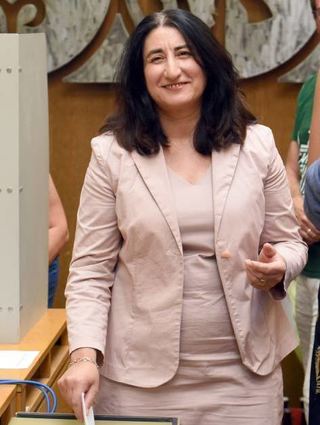 Duell der Frauen: Bei der Abstimmung gibt sich Fadime Tuncer nach außen hin noch zuversichtlich.