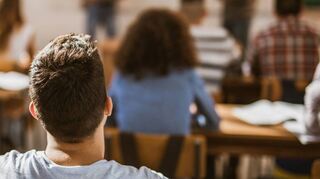 In Schulen haben laut Ministerium in diesem Jahr rechtsextreme Vorfälle zugenommen.