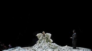 1. Aufzug: Camilla Nylund (Isolde), Christa Mayer (Brangäne).