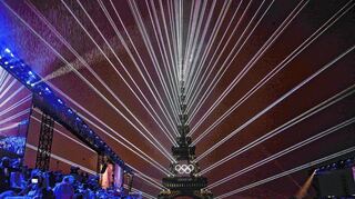 Der illuminierte Eiffelturm war eines der Highlights der Feier.