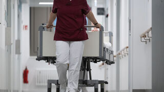 Die Krankenhäuser schreiben tiefrote Zahlen. Einen Hilferuf haben nun die Landräte Stefan Dallinger und Achim Brötel an Berlin gerichtet.