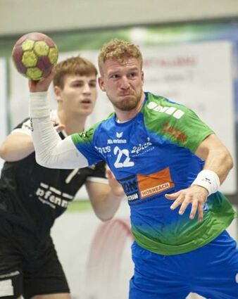 Osada-Cup 2023: Viernheims Beck vor Heddesheims Kirschner.