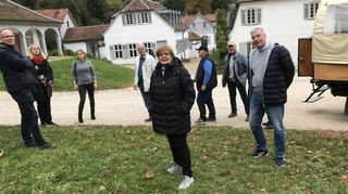Es gibt immer wieder Besuche: Piotr Fedorowicz (Landrat des Kreises Swidnica/v.l.), Katarzyna Schürr (Freundschaftsverein „Brücke/Most“), Monika Pasternak-Domagala (Kreis Swidnica, Büro für Europaangelegenheiten und Öffentlichkeitsarbeit), Norbert Golzer (stellvertretender Vorsitzender „Brücke/Most“), Brigitte Paddenberg (Vorsitzende „Brücke/Most“), Janusz Rezulak (Kreis Swidnica), Ernst Kohl („Brücke/Most“), Wojciech Latuszek (Kreistagsabgeordneter Kreis Swidnica).