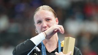 Moment der Emotionen: Isabel Gose vergießt bei der Siegerehrung Tränen der Freude.
