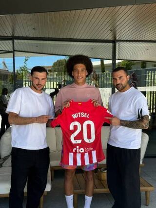 Der belgische Fußballstar Axel Witsel und die Lucchese-Brüder.
