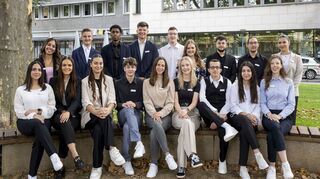 01.08.24 Die Sparkasse Vorderpfalz freut sich in ihrer Hauptstelle Ludwigshafen ihre neuen Auszubildenden vorstellen zu können, die heute ihre Ausbildung begannen und sich gerne zu einem Gruppenbild aus dem Ludwigsplatz versammelten