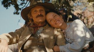 Wollen sich gemeinsam einen Zukunft aufbauen: Viggo Mortensen als Holger Olsen und Vicky Krieps als Vivienne Le Coudy in „The Dead Don·t Hurt“.