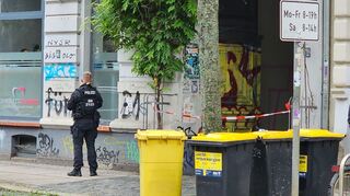 Zwei Wochen nach der Störaktion dursucht die Polizei unter anderem eine Wohnung in Leipzig.