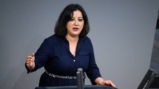 Die Mannheimer Bundestagsabgeordnete Gökay Akbulut (Linke) kritisiert, dass es in Baden-Württemberg 2023 weniger Betriebskontrollen gab.