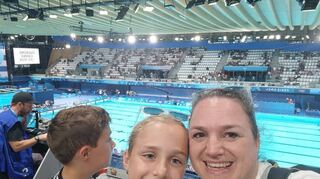 Im Centre Aquatique in St. Denis, neben dem Stade de France, sahen die Drei die freie Kür im Synchronschwimmen.