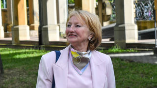 Helen Heberer im Juni beim Abschluss der Fassadensanierung auf dem Hauptfriedhof.