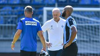 Schlechte Laune: Waldhof-Trainer Marco Antwerpen (M.) mit Terrence Boyd (r.) und Assistent Frank Döpper.