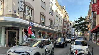 Auto-Korso in der Erbprinzenstrasse.