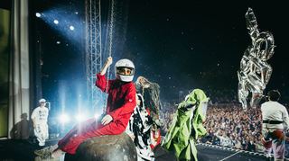 Deichkind und Rapper Porky (3. von rechts) versprechen auch bei ihrem Open Air in Ladenburg einen amtlichen Live-Abriss.