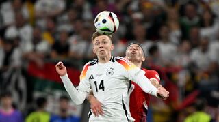 Maximilian Beier im Trikot der Nationalmannschaft. Der 21-Jährige trägt ab sofort auch schwarz-gelb. Beim BVB erhält der Stürmer einen Vertrag über fünf Jahre.