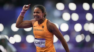 Olympiasiegerin Yemisi Ogunleye.