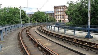 Die überraschende Sperrung der Stadtbahnrampe zur Adenauer-Brücke im Sommer 2024 hatte und hat für die RNV und ihre Fahrgäste weitreichende Folgen.