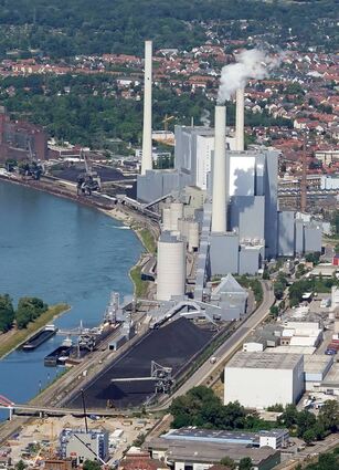 Die Gewerbesteuer in Mannheim – hier das Grosskraftwerk – ist vergleichsweise hoch.