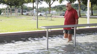 Norbert Mewis nutzt die Anlage zum Wassertreten.