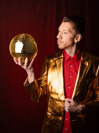 Manuel Flickinger ist TV-Persönlichkeit und veröffentlicht nun seine dritte Single.