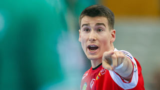 Eisenachs Spieler Manuel Zehnder ruft.