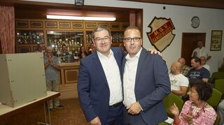 Jürgen Eberle (links) gewinnt die Nominierung knapp gegen Michael Heidrich,