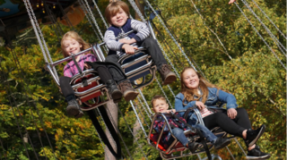 Neben dem Naturerlebnis bietet der Kurpfalz-Park eine Vielzahl von Attraktionen, wie den Piratenflug.