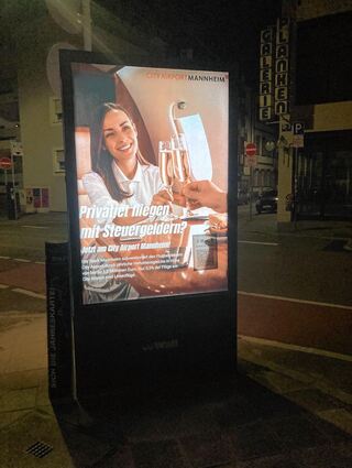 Plakate wie dieses hingen unter anderem in der Innenstadt.