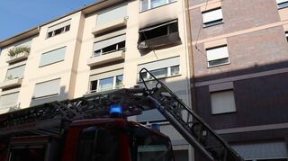 In einem Mehrfamilienhaus im Mannheimer Stadtteil Rheinau ist es am Donnerstag zu einem Brand gekommen.
