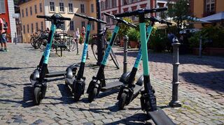 In Heidelberg gehören die E-Roller längst zum Stadtbild. In Worms gibt’s erstmal Knatsch rund um die die Einführung des Angebots.