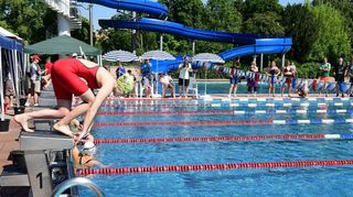 Das Freibad in Brühl verkürzt seine Öffnungszeiten.