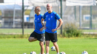 Waldhofs Trainer Marco Antwerpen (links Spielanalyst Frank Eulberg) sucht weiter nach einer Stammformation für die anstehenden Aufgaben.
