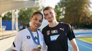 Olympiasiegerin Yemisi Ogunleye und Simon Batz ließen sich auf der heimischen MTG-Anlage feiern.