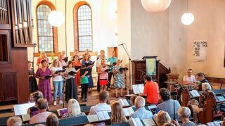 Der Gospelchor sorgte mit seinem Konzert in der Auferstehungskirche für einen stimmungsvollen Auftakt des evangelischen Gemeindefestes.