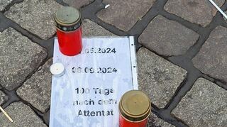 Vor 100 Tagen wurde der 29 Jahre alte Polizist Rouven Laur auf dem Marktplatz niedergestochen.