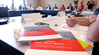 Die Städte Mannheim, Ludwigshafen und das Bundesamt für Bevölkerungsschutz stellen ein lokales Warnkonzept vor.
