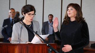 Die Hand bleibt im Jahr 2025 unten: Einen zweiten Amtseid wird es von Oberbürgermeisterin Jutta Steinruck nicht geben.
