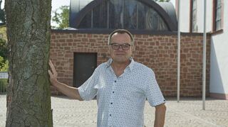 Diese Büste von Alfred Delp befindet sich in der Lampertheimer Delp-Kapelle.