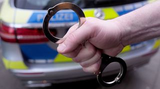 Polizei und Staatsanwaltschaft ist ein Schlag gegen ein Netzwerk mutmaßlicher Pädokrimineller gelungen. (Illustration)