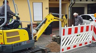 Der Kabelschaden in der Gartenstadt wird repariert. Leser Arje Korn berichtet, die Arbeiter seien sehr nett.