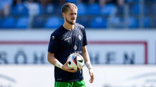 Torhüter Jan-Christoph Bartels war von seiner Nominierung für die Partie in Rostock selbst ein bisschen überrascht.