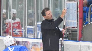 Trainer Dallas Eakins gibt bei den Adlern Mannheim die Marschrichtung vor.
